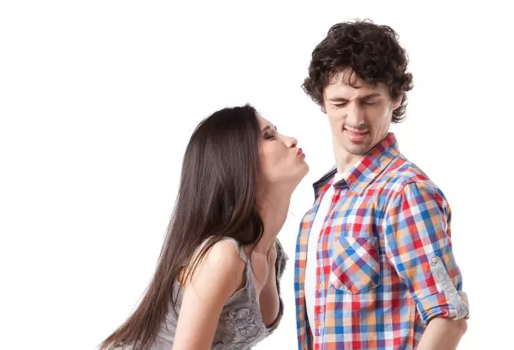 Cercetătorii fac lumină! Ce se întâmplă în creier atunci când ne sărutăm