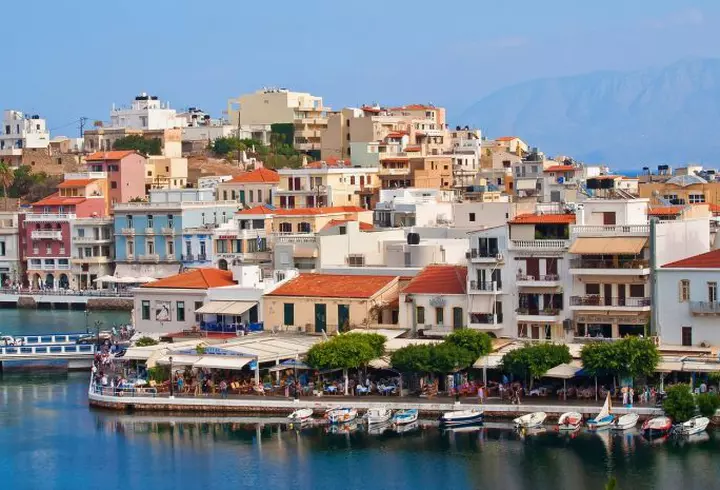 (P) Zile de vară cu distracție și voie bună, în Skiathos