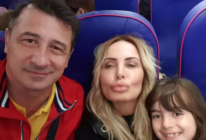 Spectacol în miez de noapte, la Ferma! Anna Lesko și Viviana Sposub, sărut pasional în fața colegilor