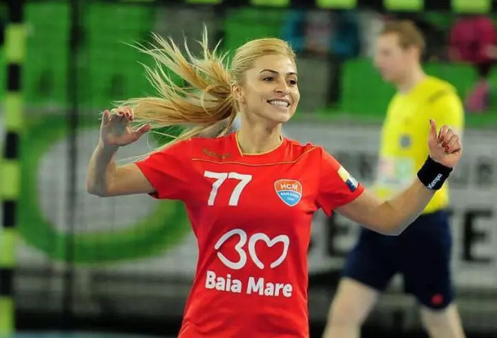 Alexia Eram s-a apucat de cântat. Cum sună prima melodie a fiicei Andreei Esca