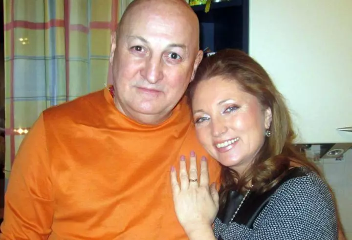 Rami Malek, starul din „Bohemian Rhapsody", autoironie după sărutul cu Daniel Craig: "M-a apucat, m-a ridicat ... Asta mă face o fată Bond?"