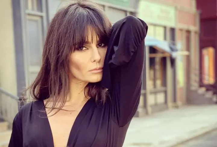 Mit sau adevăr: se poate alăpta cu implanturi mamare? Andreea Mantea a încercat și a reușit fără probleme