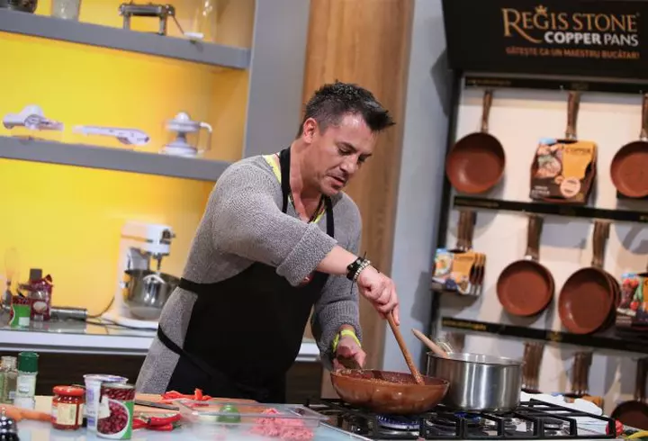 Oana Andoni este din nou mămică, după o sarcină ţinută secret. Primele declaraţii ale vedetei Pro TV