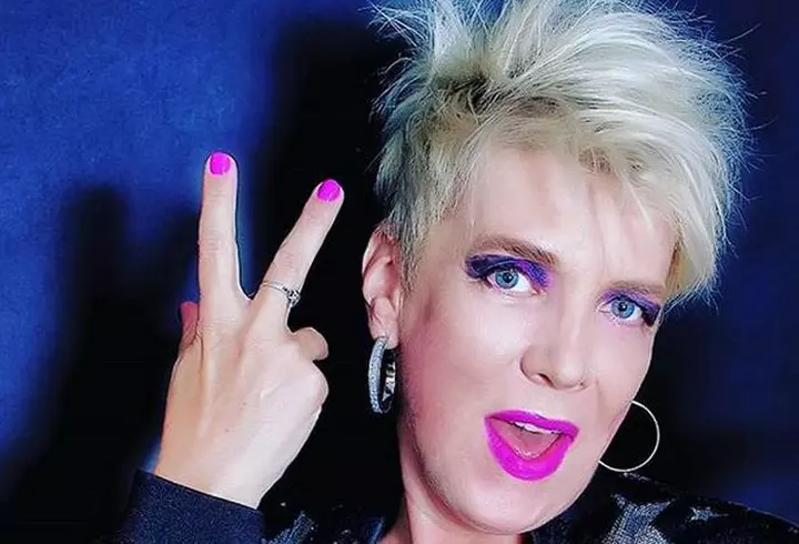 Rami Malek, starul din „Bohemian Rhapsody", autoironie după sărutul cu Daniel Craig: "M-a apucat, m-a ridicat ... Asta mă face o fată Bond?"