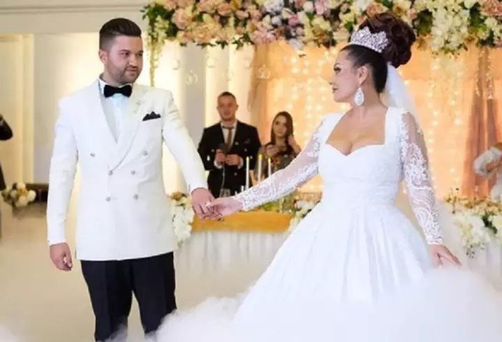 Rami Malek, starul din „Bohemian Rhapsody", autoironie după sărutul cu Daniel Craig: "M-a apucat, m-a ridicat ... Asta mă face o fată Bond?"