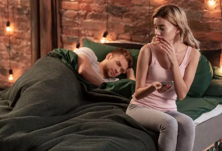 Cercetătorii fac lumină! Ce se întâmplă în creier atunci când ne sărutăm