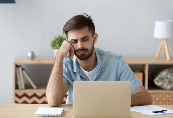 Pleci în vacanță? Cercetătorii îți recomandă să nu pierzi timpul cu poze! Și au 100% dreptate