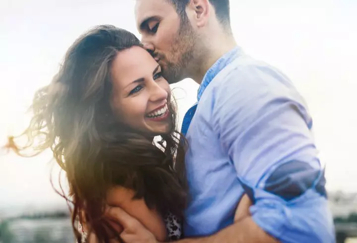 Cercetătorii fac lumină! Ce se întâmplă în creier atunci când ne sărutăm