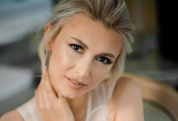 Cine e Vlăduța Lupău? Ea este noua senzație a muzicii populare