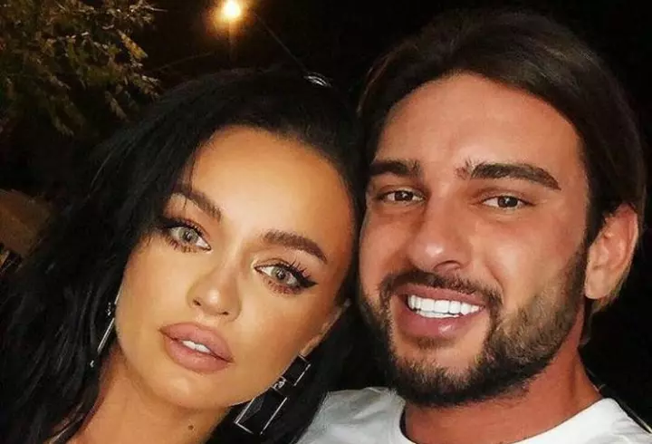 Lavinia Pîrva, în colanți la șase luni după ce a născut. A slăbit spectaculos! / Prima fotografie alături de Ștefan Bănică, de când au devenit părinți