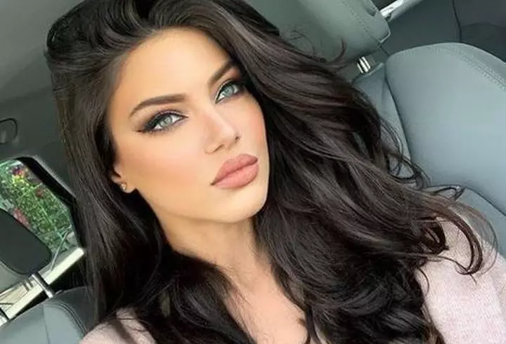 Cine e Vlăduța Lupău? Ea este noua senzație a muzicii populare