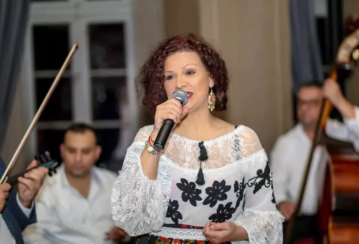 Lavinia Pîrva, în colanți la șase luni după ce a născut. A slăbit spectaculos! / Prima fotografie alături de Ștefan Bănică, de când au devenit părinți