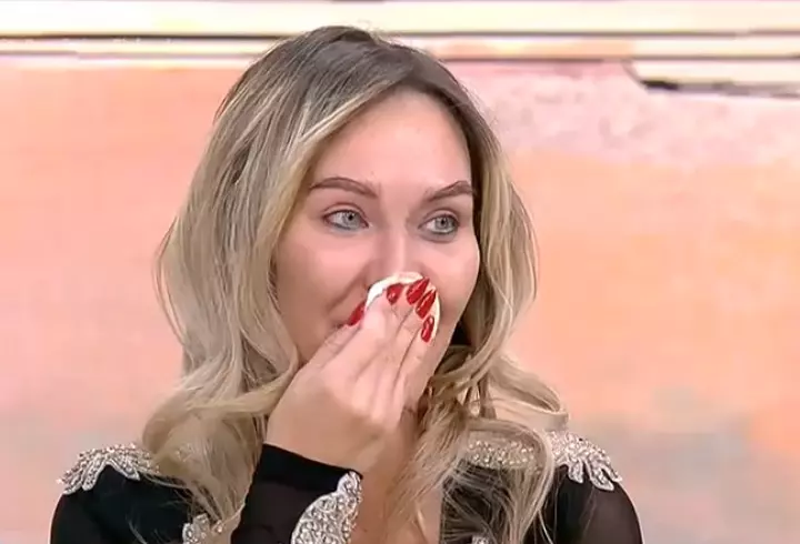 Primele imagini cu Alina Pușcaș de acasă, după ce s-a vindecat de COVID-19 și a fost externată: "Îmi pare rău, dar mie chiar mi-a fost foarte bine!"