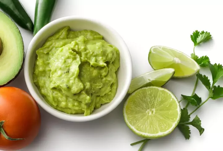 De ce mâncăm mai mult iarna? Explicația și soluțiile nutriționistului: suntem mult mai predispuși la depresie