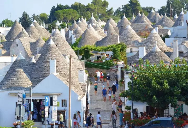 (P) Zile de vară cu distracție și voie bună, în Skiathos