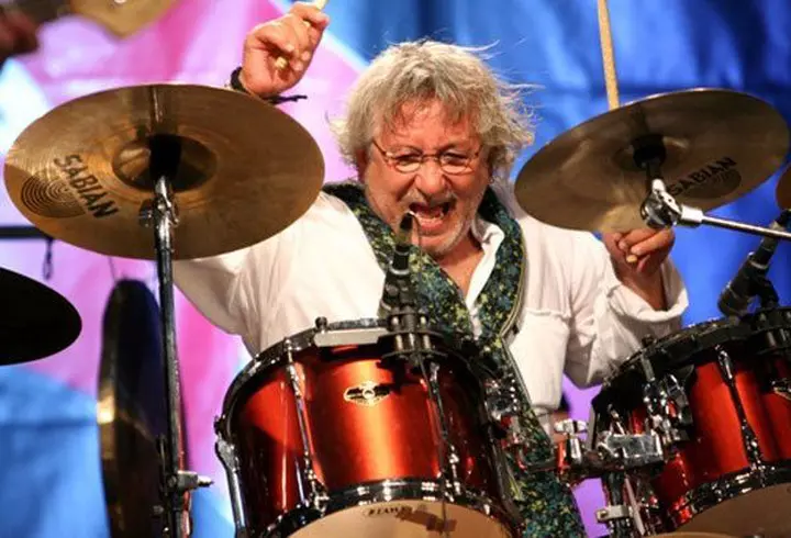 Meghan Markle și Kate Middleton, un exemplu de stil. Ducesele asortează perfect cercei ieftini la rochii de mii de euro!