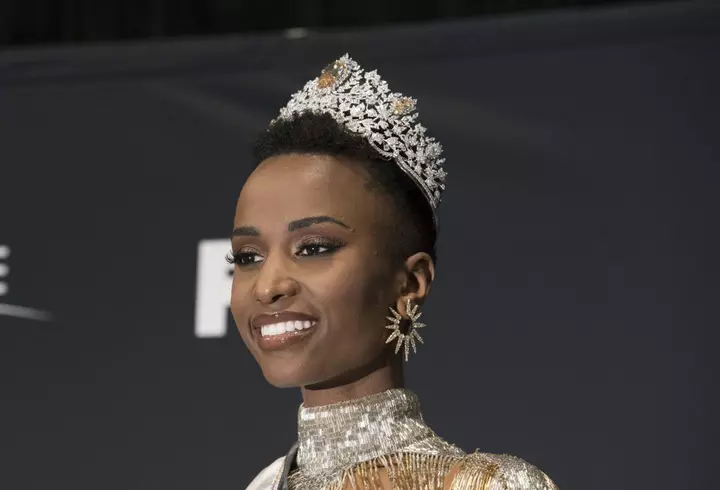 Testul ciudat pe care trebuie să-l treci ca să fii angajatul Reginei Elisabeta a II-a. Un singur candidat din 10 îl trece! Nu te-ai fi gândit niciodată la așa ceva!