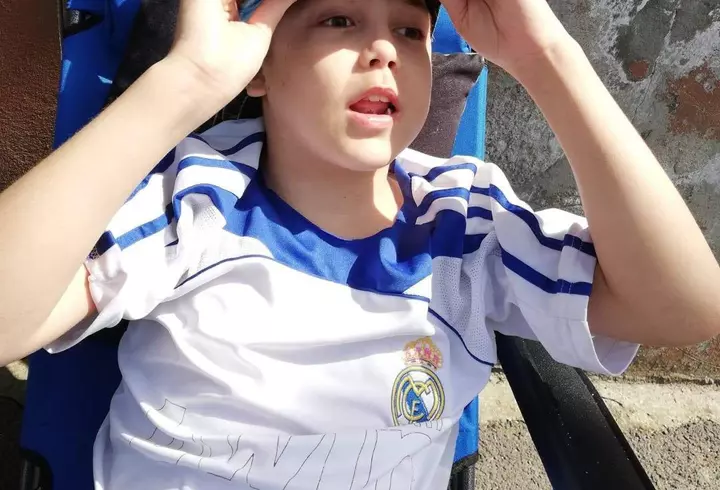 Meghan Markle și Kate Middleton, un exemplu de stil. Ducesele asortează perfect cercei ieftini la rochii de mii de euro!