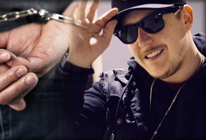 Cum arată fiul cel mic al lui Arnold Schwarzenegger, la 22 de ani. Tatăl lui a fost Mr. Universe, iar el suferă de obezitate morbidă