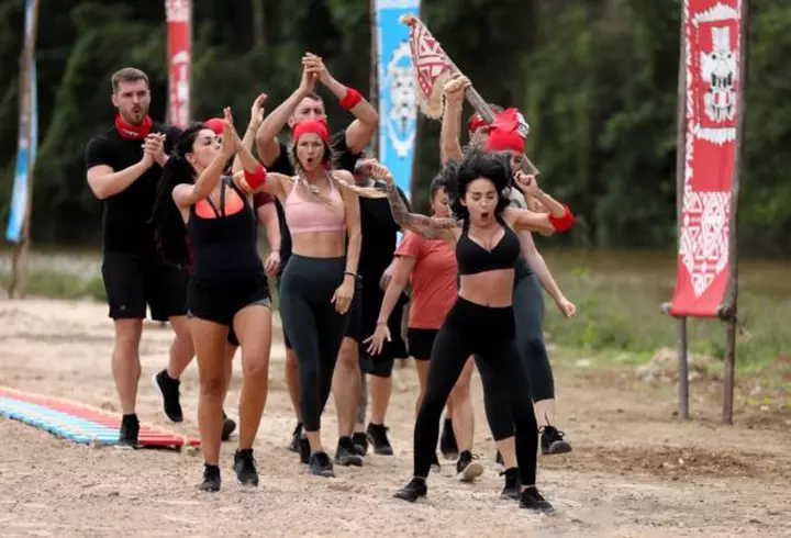 Imagini din cabina concurentelor de la „Bravo, ai stil! Celebrities”. Cum au fost surprinse fetele înainte de show