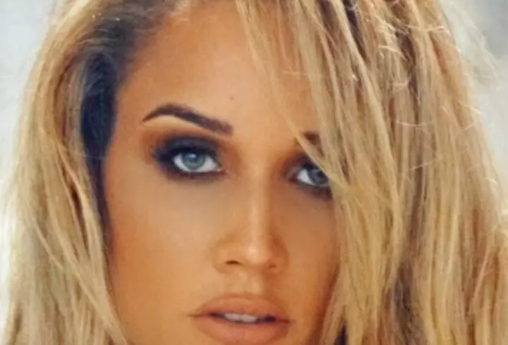 Cine este Claudia Rostaş, de la Survivor România.  Declarații cutremurătoare din orfelinatul groazei, de la Beclean. „Am luat multă bătaie”