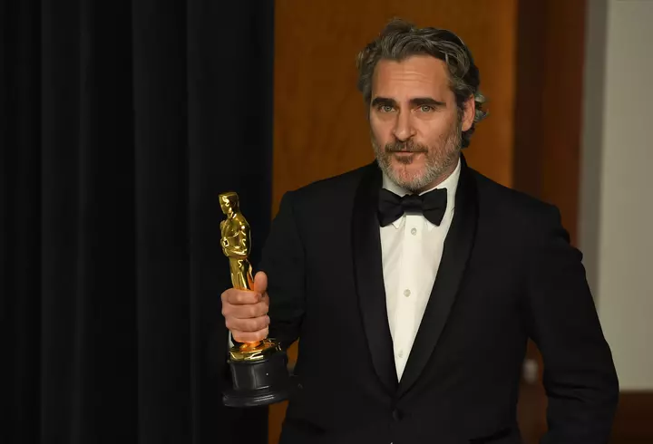 Elena Ionescu, revoltată după ce a fost marginalizată de Faimoși la Survivor: "Pentru că nu sunt în grațiile băieților precum Grațiela Duban și că nu dorm noaptea lângă ei?"