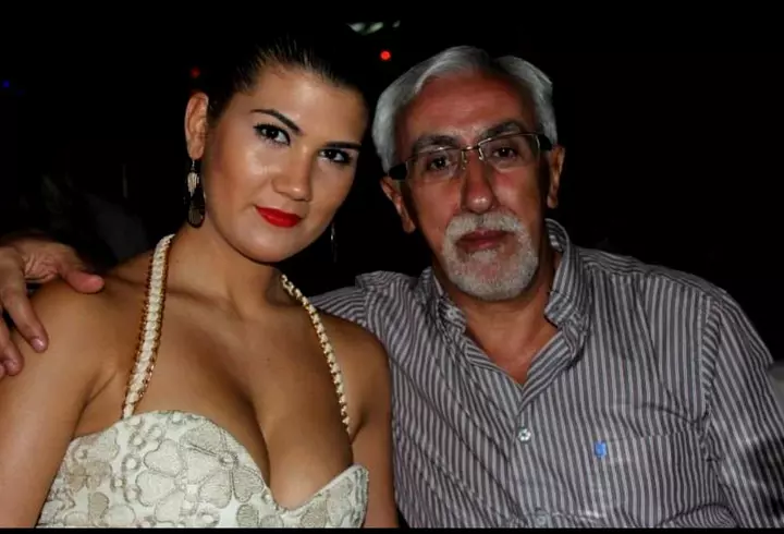 Nicole Cherry a făcut furori dezbrăcată pe internet. A dansat fără inhibiții și și-a arătat sânii