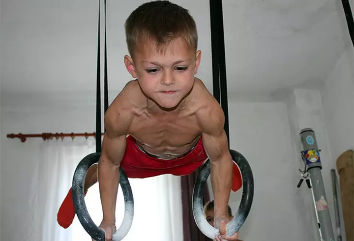 Nicole Cherry a făcut furori dezbrăcată pe internet. A dansat fără inhibiții și și-a arătat sânii