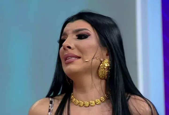 Oana Roman poartă o mare durere în suflet: s-a certat și cu tatăl, dar și cu sora ei. Motivele care au condus la această ruptură: "Ultima dată am vorbit..."