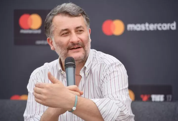 Petronela Rotar a avut coronavirus. Scriitoarea a vorbit despre coșmarul trăit:  "Simțeam că respir foc când trăgeam aer pe nas"