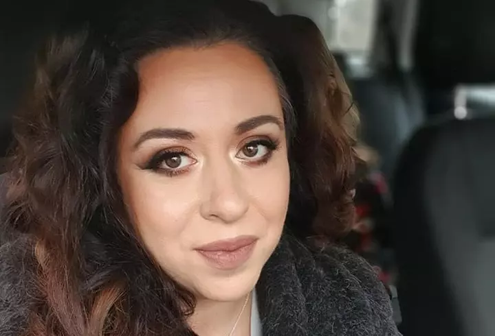 Un influencer de 21 de ani a anunțat că a fost testat pozitiv pentru coronavirus. Rezultatul vine la câteva zile după ce a lins o toaletă