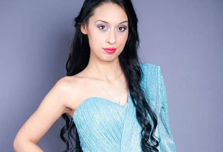 Un influencer de 21 de ani a anunțat că a fost testat pozitiv pentru coronavirus. Rezultatul vine la câteva zile după ce a lins o toaletă