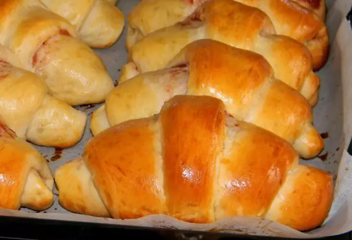 Tagliatelle cu creveți, ciuperci și sos rosé cremos