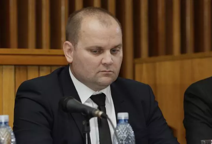 Un influencer de 21 de ani a anunțat că a fost testat pozitiv pentru coronavirus. Rezultatul vine la câteva zile după ce a lins o toaletă