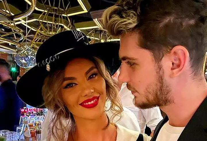 Adelina Pestrițu și Virgil Șteblea împlinesc azi 3 ani de când sunt împreună.  "Izolarea ne face să ne imaginăm cum ar fi viața cu un frățior pentru micuța noastră"