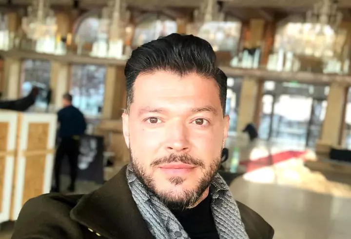 Adelina Pestrițu și Virgil Șteblea împlinesc azi 3 ani de când sunt împreună.  "Izolarea ne face să ne imaginăm cum ar fi viața cu un frățior pentru micuța noastră"