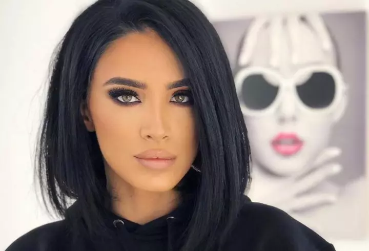 Un influencer de 21 de ani a anunțat că a fost testat pozitiv pentru coronavirus. Rezultatul vine la câteva zile după ce a lins o toaletă