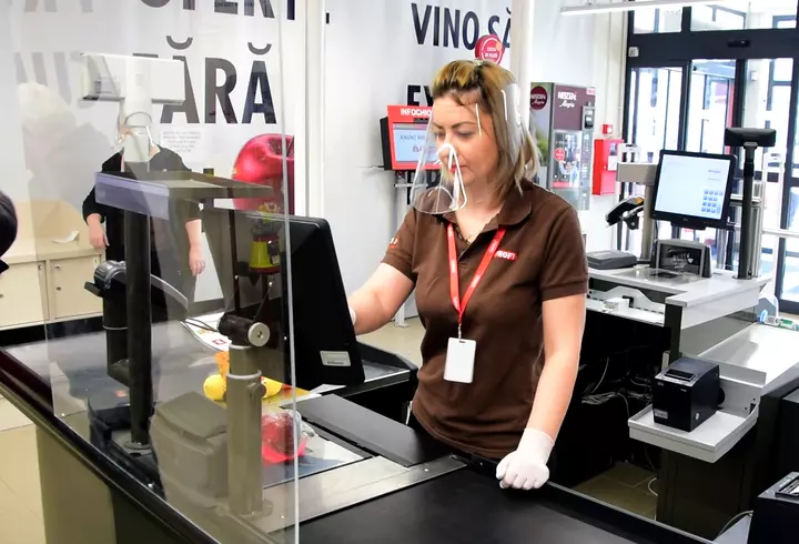 [Dă binele mai departe] ”Autoizolat, DAR nu singur” – program de suport psihologic gratuit