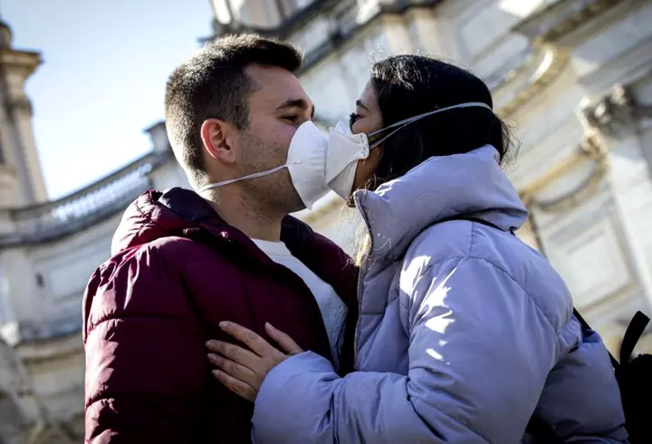 S-a interzis circulația tuturor persoanelor în afara locuinței! Care sunt excepțiile și când pot ieși din casă cei peste 65 de ani