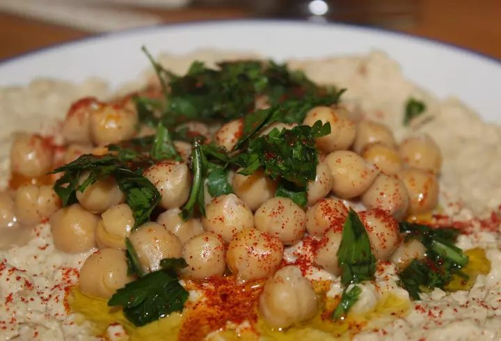 Cum știm dacă ne-am infectat cu coronavirus. Un medic din Wuhan ne învață cum să prevenim boala!