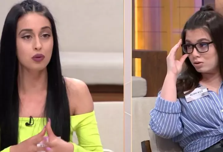 Un influencer de 21 de ani a anunțat că a fost testat pozitiv pentru coronavirus. Rezultatul vine la câteva zile după ce a lins o toaletă