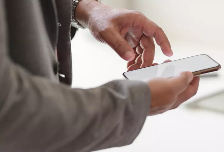 [Dă binele mai departe] Trust Motors oferă trei autovehicule Peugeot Institutului Național de Boli Infecțioase „Prof. Dr. Matei Bals”