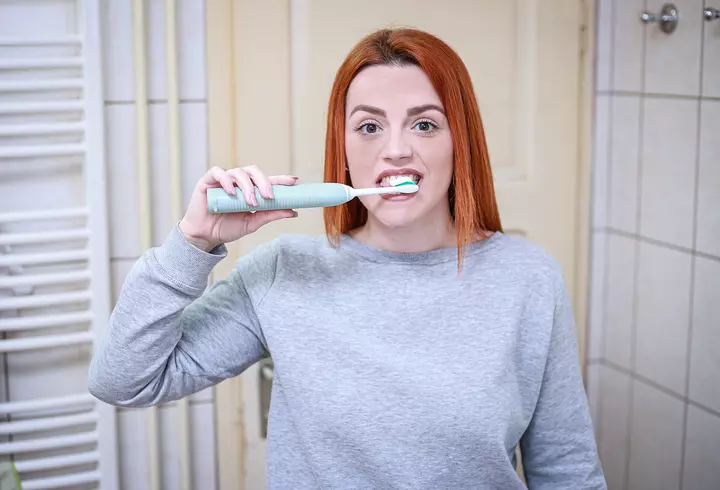 Tratamentul naturist care vindecă durerea de gât în câteva ore. Este foarte bun și pentru creșterea imunității, în lupta împotriva COVID-19!