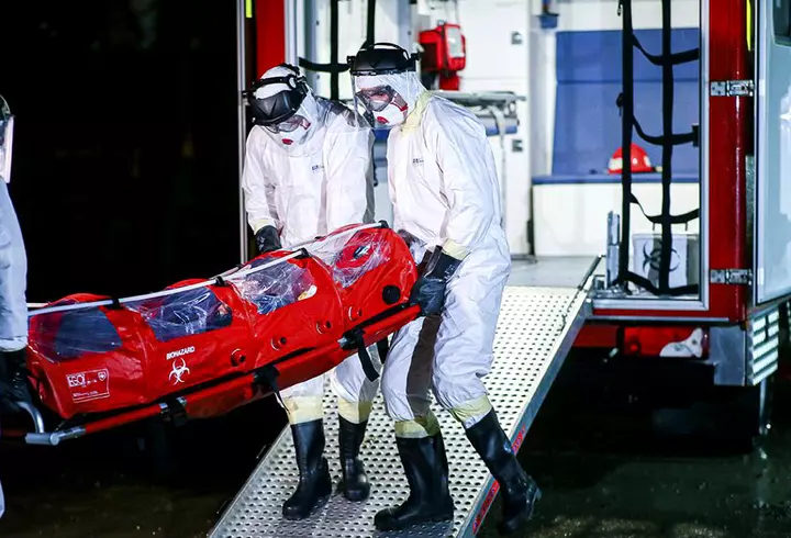 Un bărbat, recent venit din Italia a fost prins într-un autobuz din Capitală. Autoritățile i-au deschis dosar penal pentru zădărnicirea combaterii bolilor