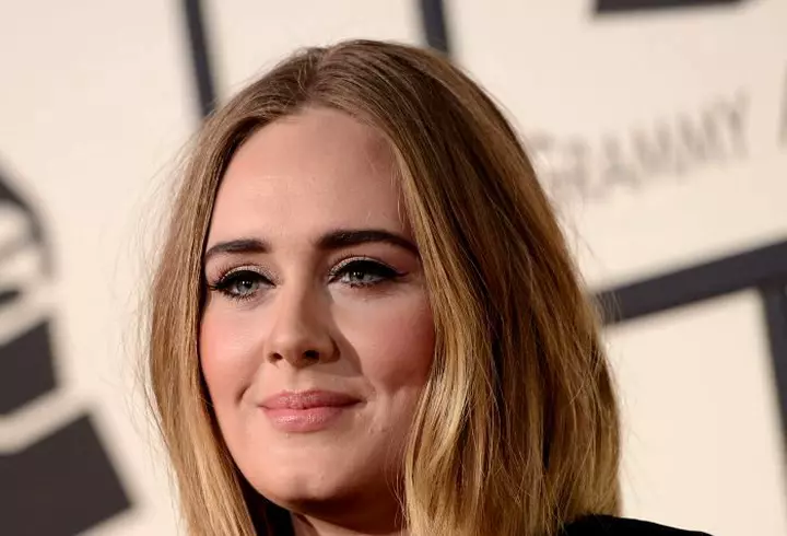 În timp ce țara se teme de coronavirus, Dragoș Bucur s-a izolat din cauza din cauza altei boli contagioase. A făcut varicelă la 42 de ani