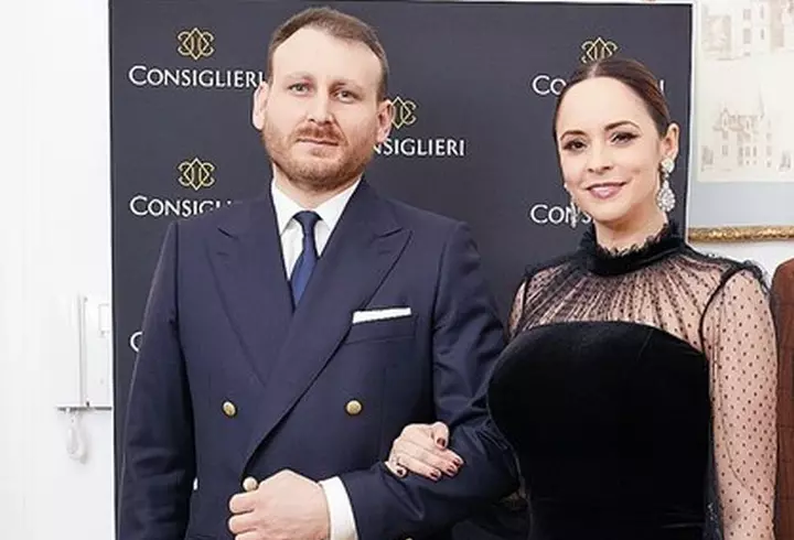 Melania Trump, într-o postură inedită. Cu lopata în mână, dar pe tocuri, Prima Doamnă a Americii plantează arbori! Imaginile au făcut înconjurul lumii