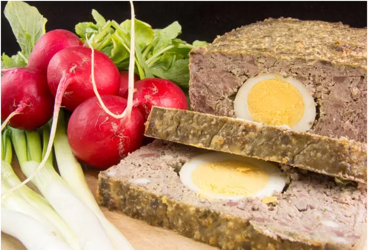 Tagliatelle cu creveți, ciuperci și sos rosé cremos