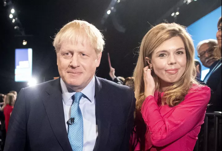 Gimnasta Monica Roșu, gest impresionant în plină pandemie de COVID-19. A împărțit bătrânilor pachete cu alimente: ”Este o experiență care te readuce cu picioarele pe pământ”