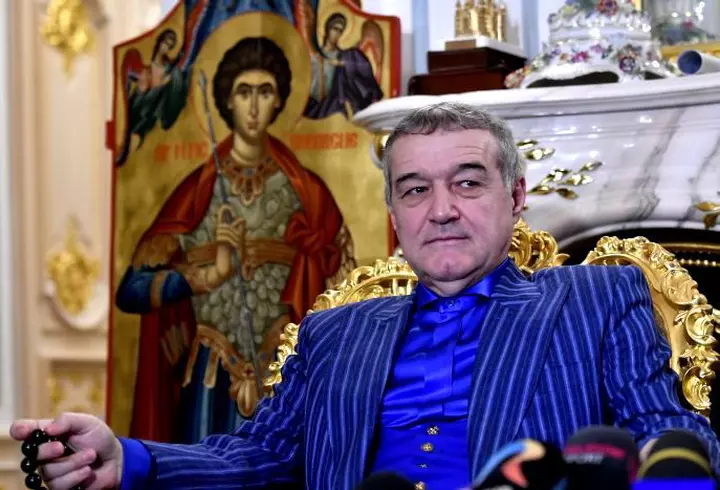 Mihai Morar și Cristi Brancu au fost puși pe liber de șefii de la Antena Stars. Emisiunile prezentatorilor au fost scoase din grilă din cauza pandemiei de coronavirus