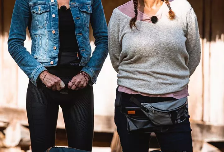 Gimnasta Monica Roșu, gest impresionant în plină pandemie de COVID-19. A împărțit bătrânilor pachete cu alimente: ”Este o experiență care te readuce cu picioarele pe pământ”